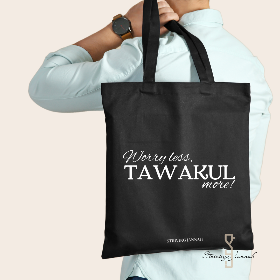 Totebag "worry less, tawakul more"